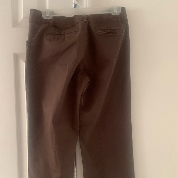 Brown pants. Clasp and button to close. - Picture 2 of 5